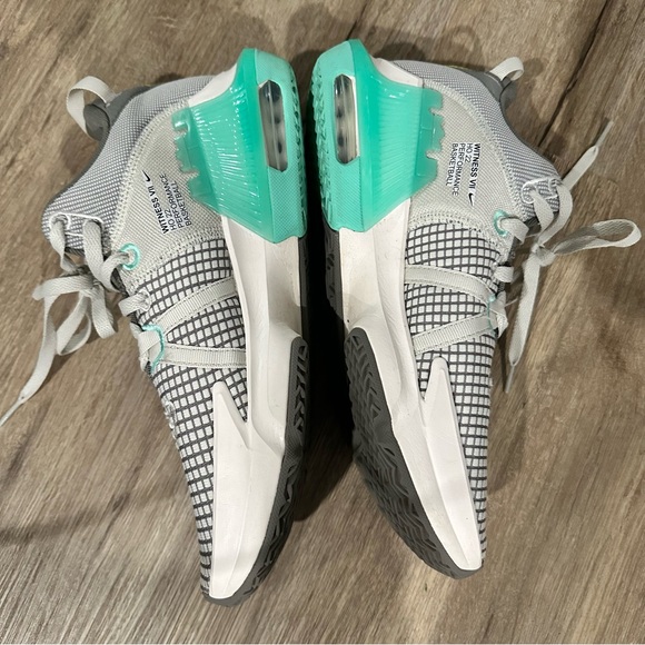 {preloved} Men’s  Gray/ Mint Green Nike Lebron’s Witness - Picture 5 of 9
